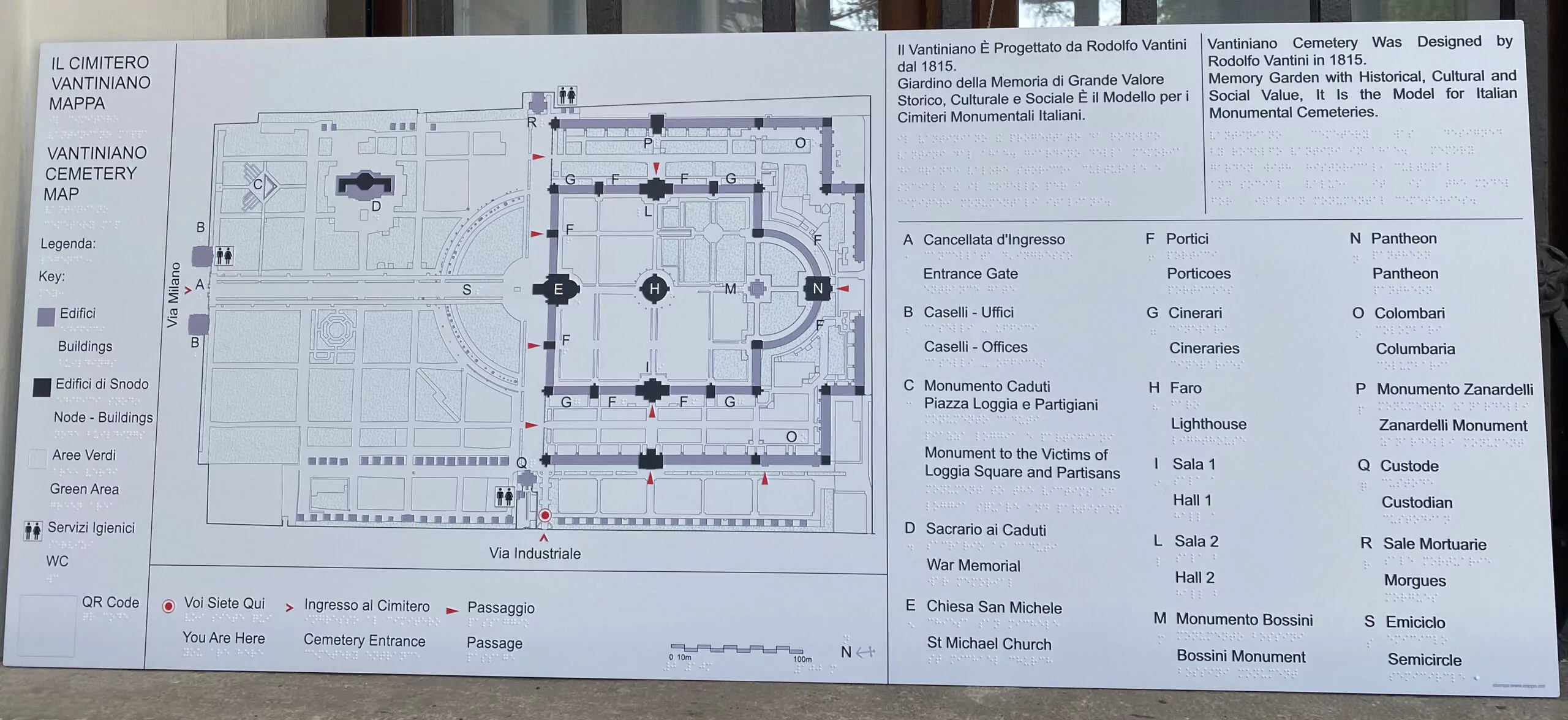 Il pannello tattile descrittivo del Cimitero Vantiniano di Brescia con l'individuazione dei principali edifici che lo compongono.